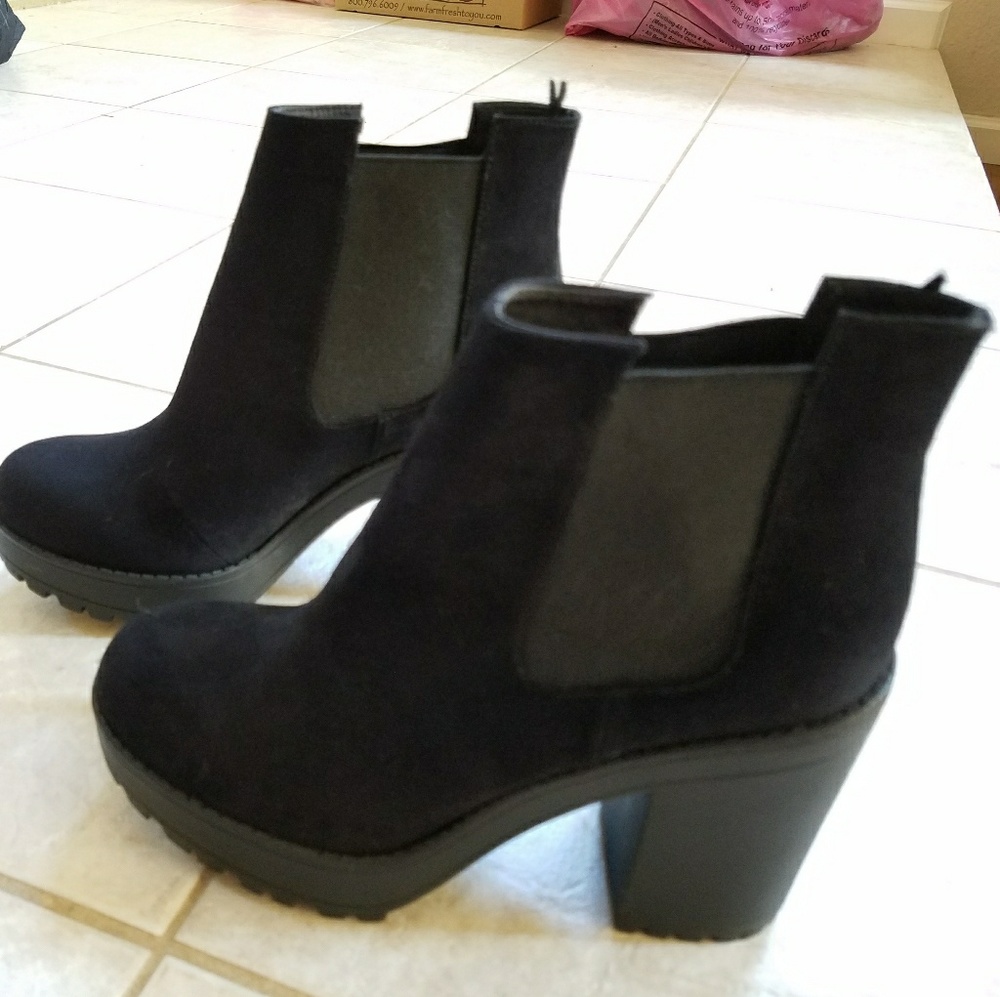 H&M "Divided" brand platform shoes - size 8.5 NEW